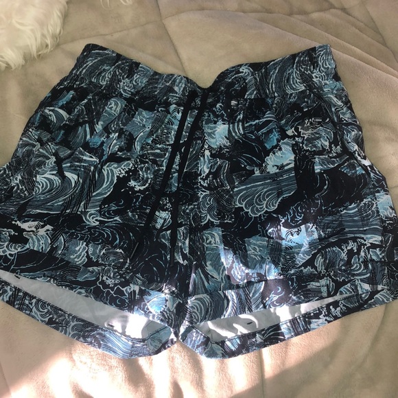 Lulu shorts - Picture 1 of 3
